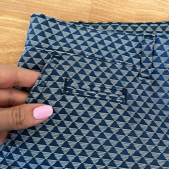 GAP Summer Short Navy/White Triangle Pattern - Picture 8 of 16